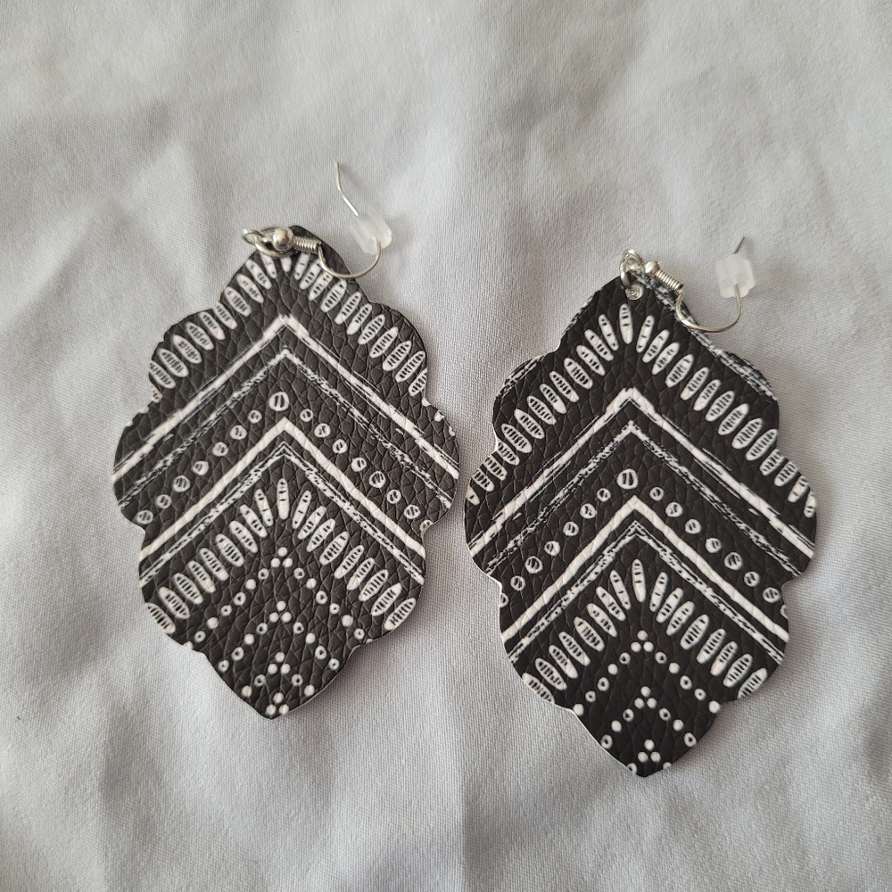 Black & White Drop Earrings